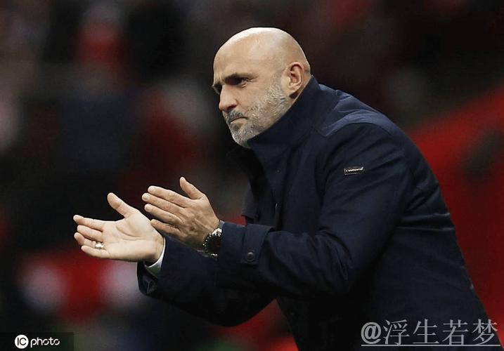 波兰男足主教练普罗别日宣布辞职