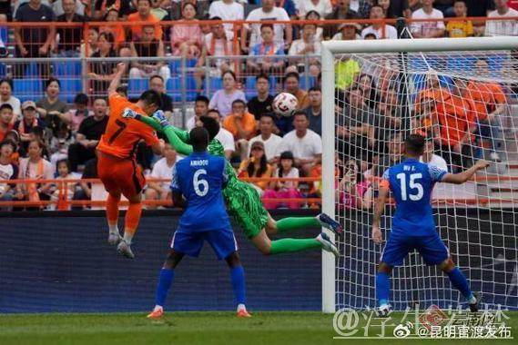 青岛西海岸主场战平云南玉昆