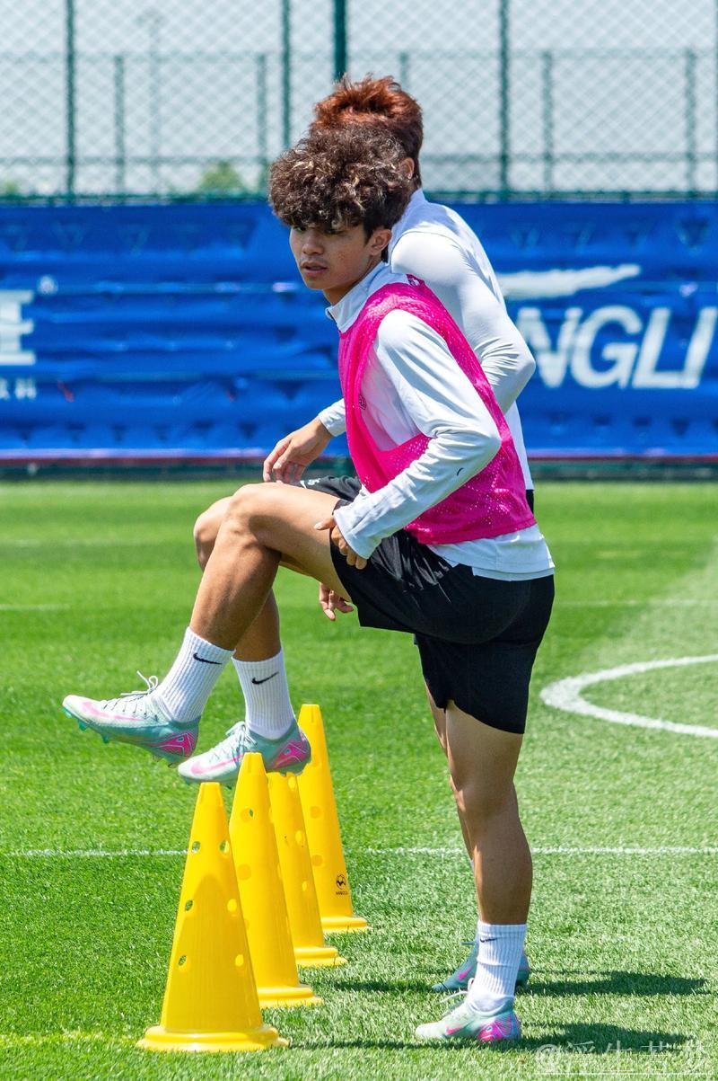 中超-吕焯毅建功马莱莱失点 大连英博战平青岛海牛1-1